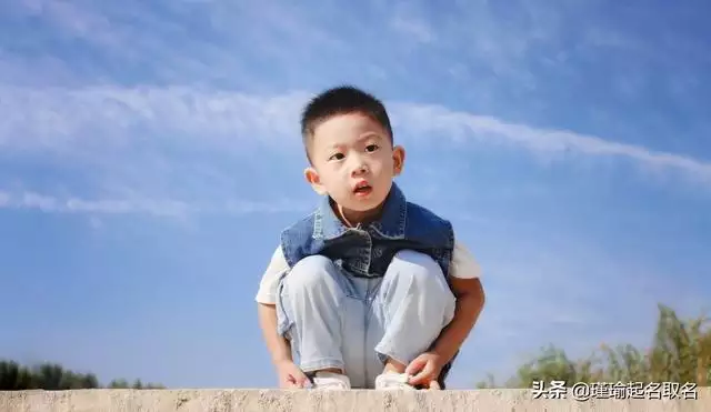 新生儿名字大全男孩2022，给宝宝起个好名字
