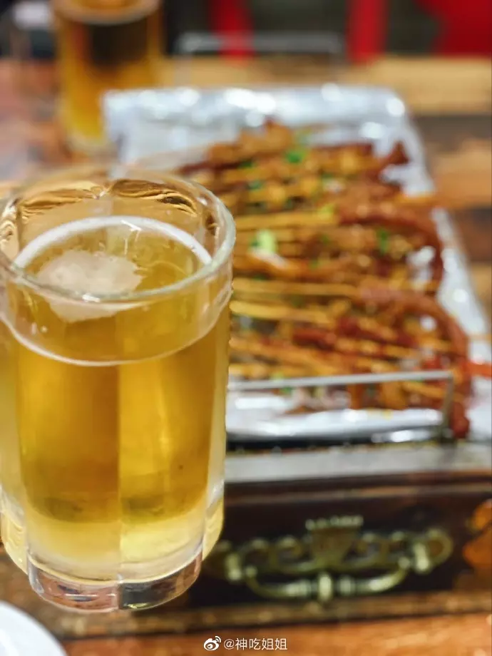 2、烧整把香图案的解释:门烧香为什么烧整把香