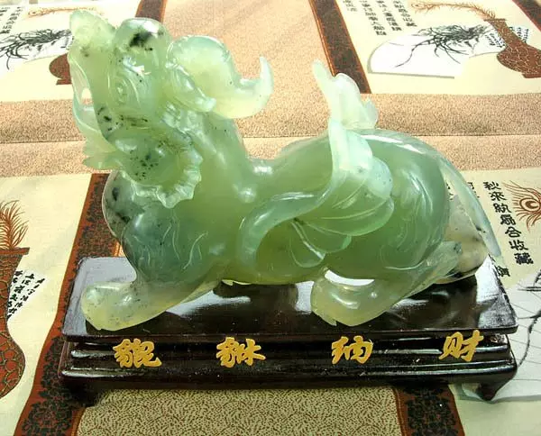 2、属虎能带貔貅吗:属虎人貔貅的佩戴忌讳、禁忌和讲究