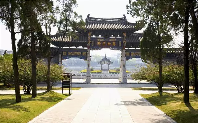 屬雞的情人註定是什麼屬相，雞的夢中情人是什麼生肖