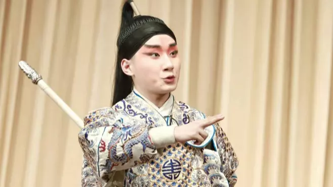 4、普通人能上九根香吗:三根香烧香图解