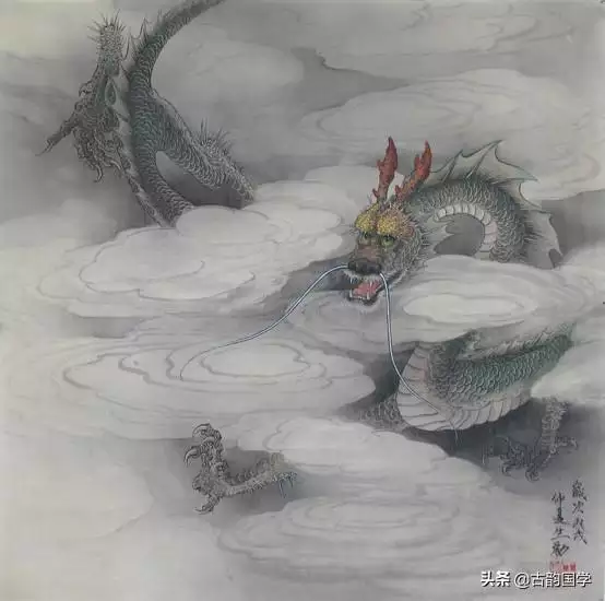属龙的人佩戴什么首饰好一点，属龙的女人戴什么吊坠好呢