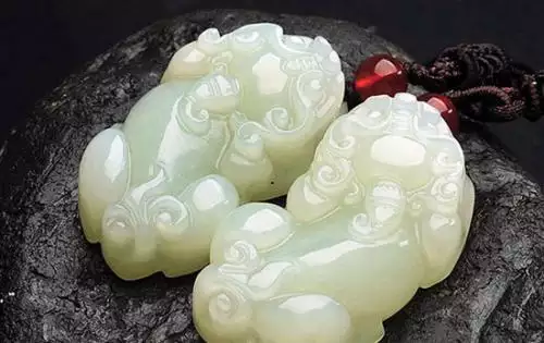 属虎今年要佩戴什么比较好，2022 年属虎佩戴什么手串
