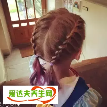 八字刘海怎么卷