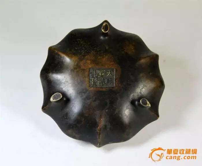 5、香炉平底好还是三足好:平低香炉与三脚香炉