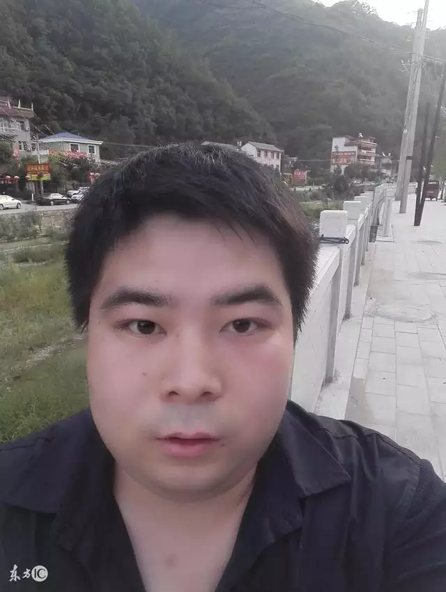 八字喜金水的人长相