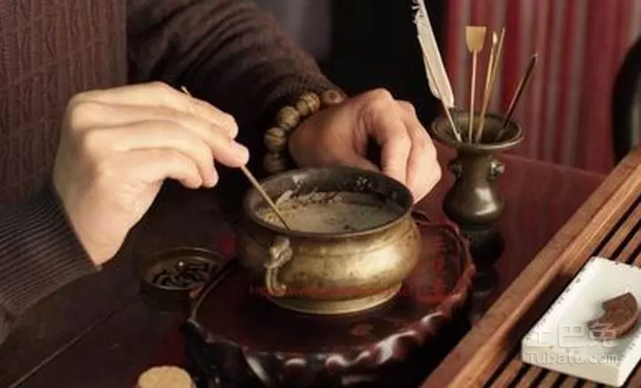 3、，炉，精油类的应该怎么挑？对身体和家里环境分别有什么影响么？好还是不好呢？
