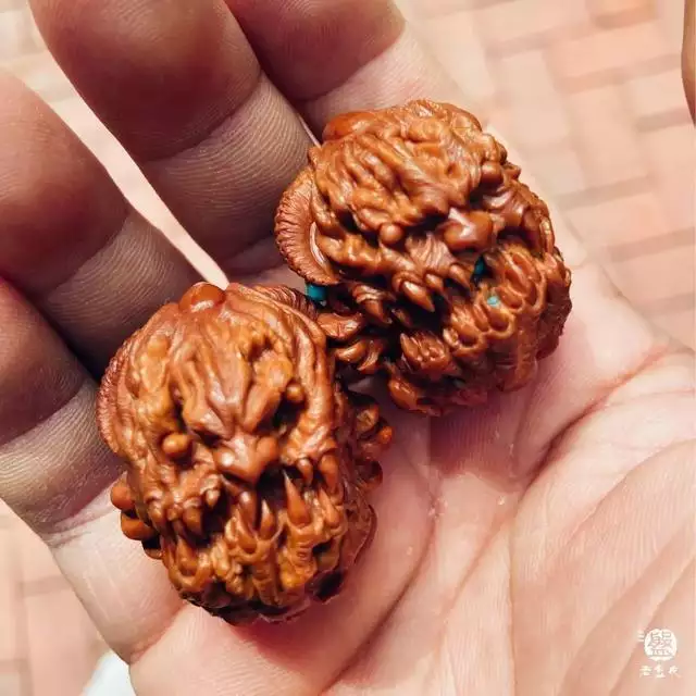 男人脖子上戴什么好，男人佩戴什么招财辟邪