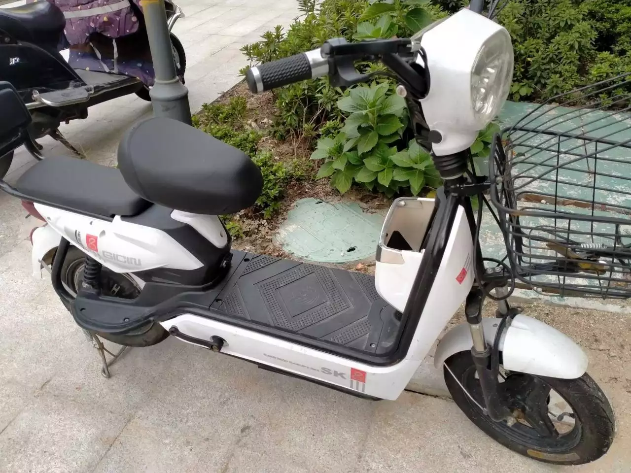 4、附近二手電動車元:一年左右的二手電動車塊值嗎