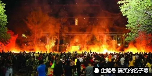3、三根香中间长两边短什么意思:烧香的时候3根香长短不一样有什么讲究