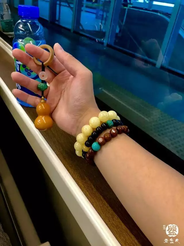 男人脖子上戴什么好，男人佩戴什么招财辟邪