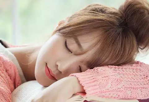 2、素颜看的星座女:有“美人脸”的星座女都有谁？