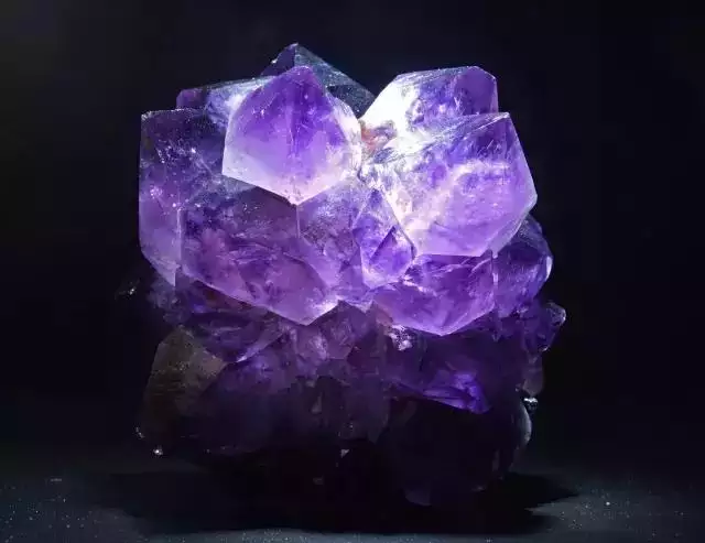 990屬馬佩戴什麼招財，女屬馬的佩戴什麼最旺財"