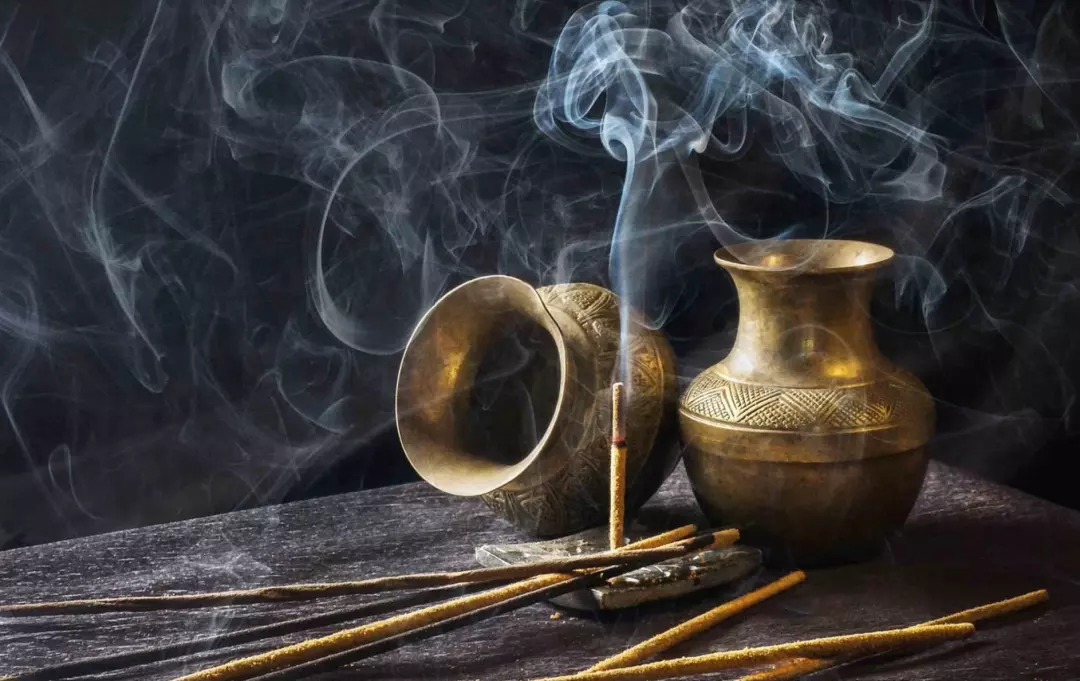 4、看香头能找到人吗:烧香看香头是说法吗