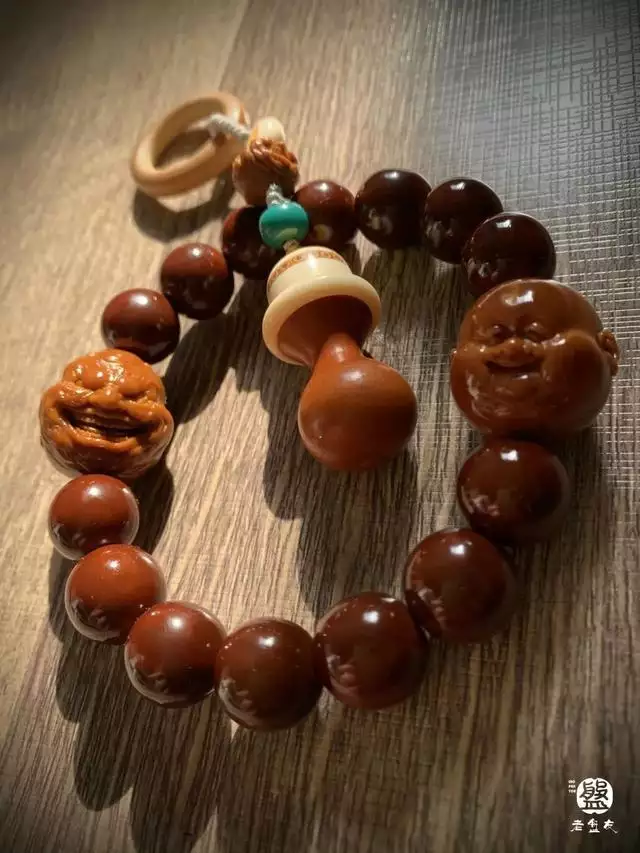 男人脖子上戴什么好，男人佩戴什么招财辟邪