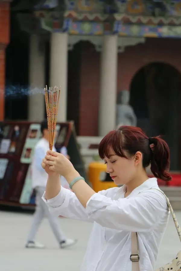 5、捐献香提示“任务列表已满”怎么解决?我只有9个任务且每类任务都没有满。