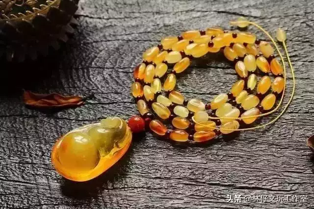 屬狗的人需要佩戴什麼，生肖狗帶狗吊墜