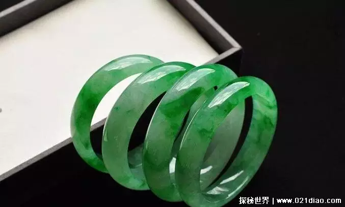 3、三种女人不适合戴翡翠:翡翠是不能换人佩戴的吗？