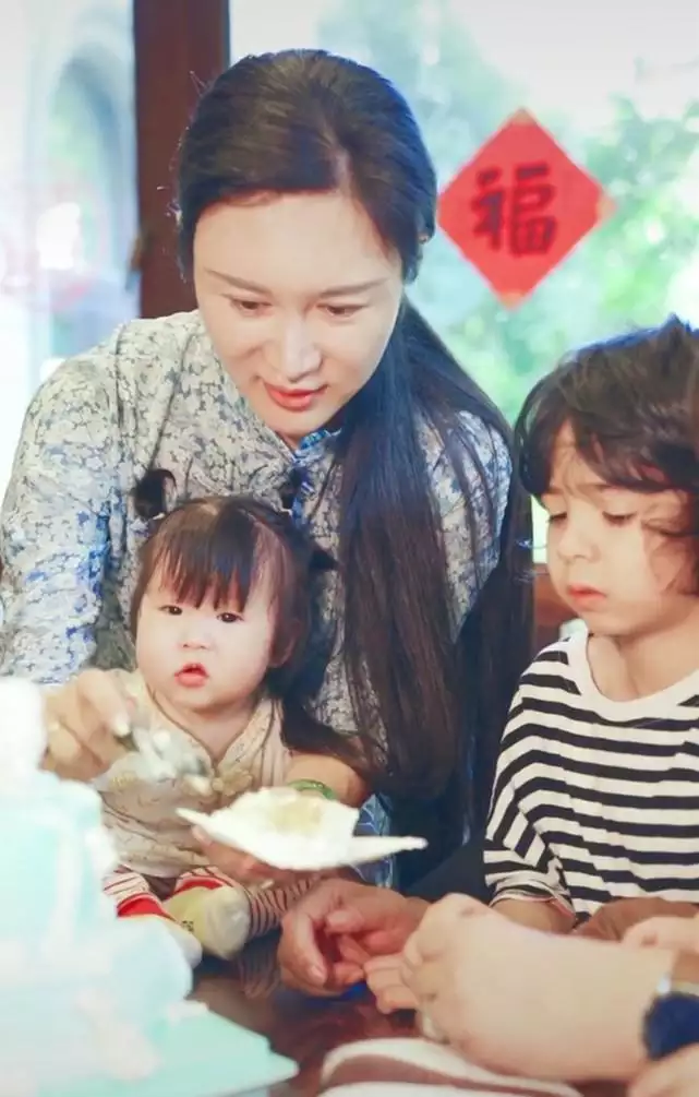 4、張紀中混血兒馬丁是誰生的:張紀中為什麼會有混血兒？