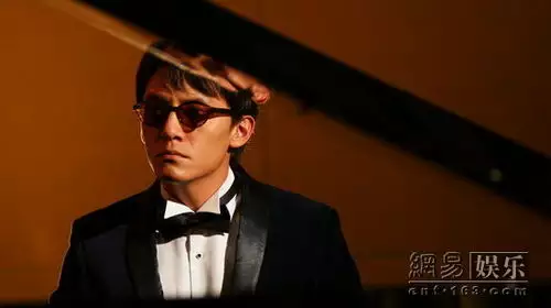 2、财神到免费观看:财神到财神到全集谭咏麟