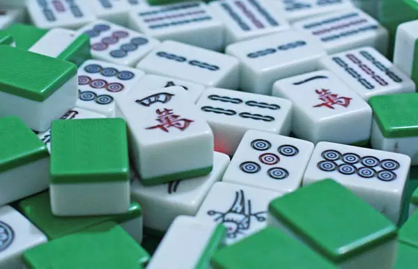 3、麻将打牌吉位:今晚打麻将的财位