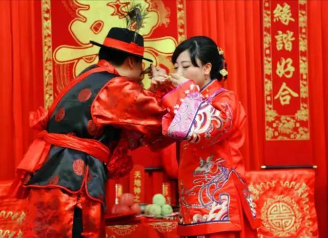 1、姻緣配對生辰八字:八字合婚生辰八字配對是怎麼配的呢