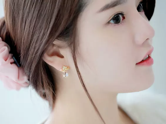 2、打耳洞会影响运势吗:打耳洞对运势有影响吗