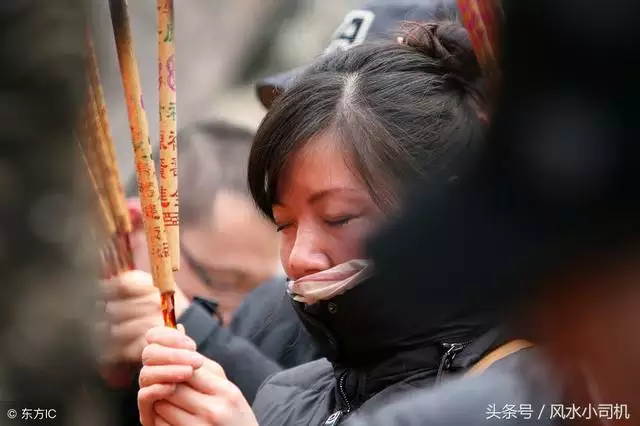 6、在家烧香会招东西:在家可以烧香拜吗？