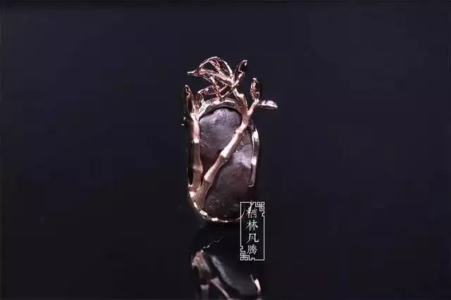 属狗的人佩戴什么招财，属狗的人佩带什么水晶能旺财