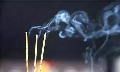 2、三根香香灰图解大全年的:烧香香灰形状图解