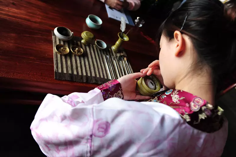 2、喜欢香道的女人:为什么古代人喜欢点香