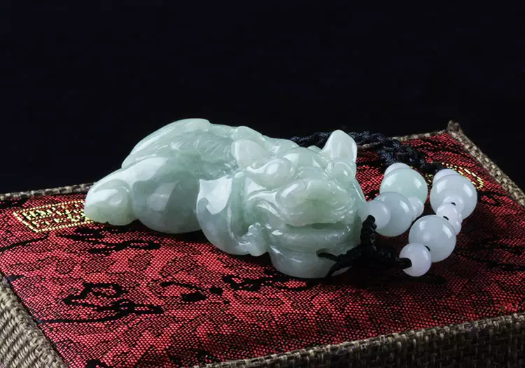 2、貔貅属虎的人能带吗:属虎的人能带麒麟