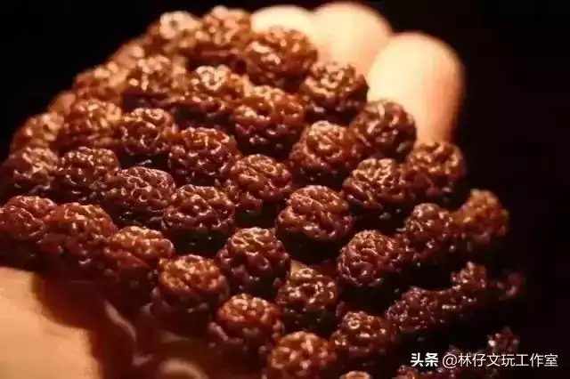 属鼠人一生佩戴什么好，72年属鼠人的吉利数字