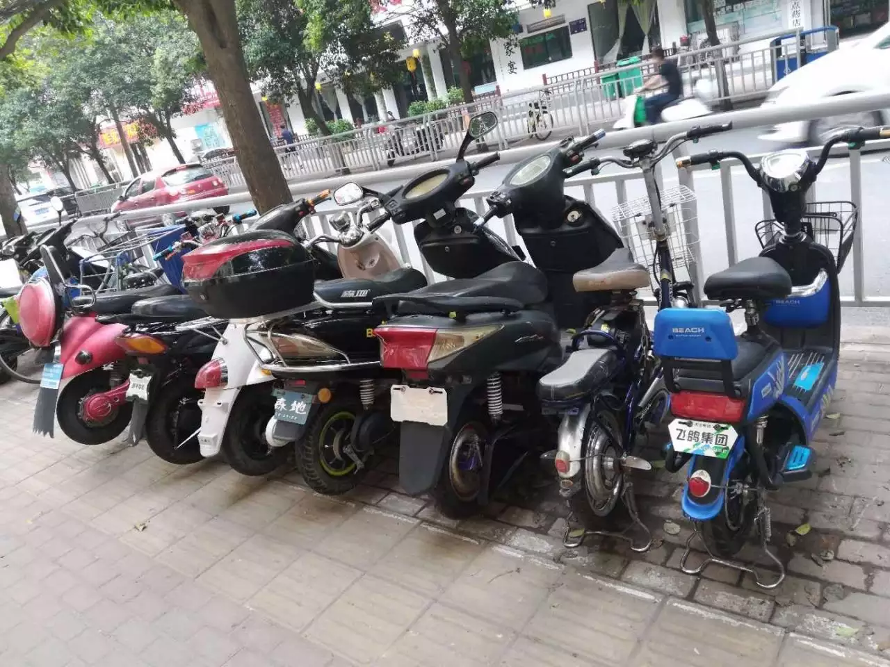 3、元二手電動車附近口附近有賣二手電動三輪車架的嗎？
