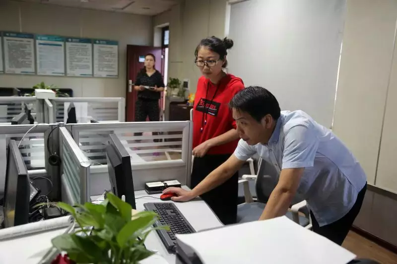 2、不知道投訴供電局打可以嗎？他們說打這個都可以得到完滿的解決，是嗎？