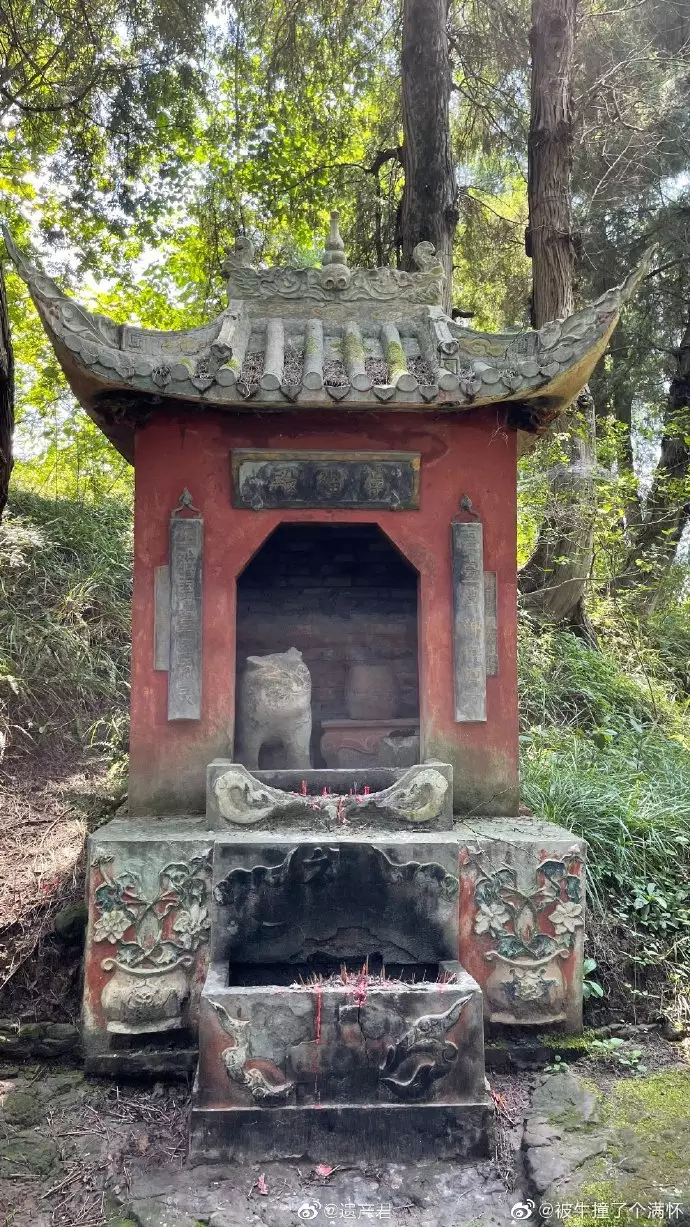 3、怎么在香火上看好坏:烧香烧一把怎么看凶吉