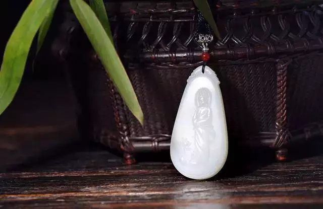 屬金的人戴什麼最旺，金命缺木最適合戴什麼