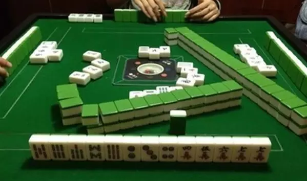 7、属牛打麻将坐哪个位置会赢:属牛的，下午，打麻将坐什么位置？