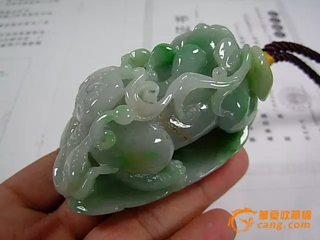 2、女人戴玉貔貅有什么好处:女人佩戴貔貅有什么讲究?