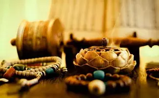 2、三根香香是什么意思:给上香烧出香好不好?