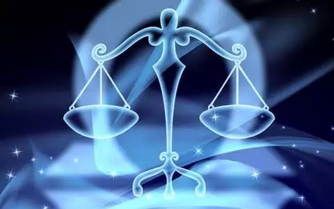 2、天秤男開始叫你寶貝:天秤男暗示他喜歡你了