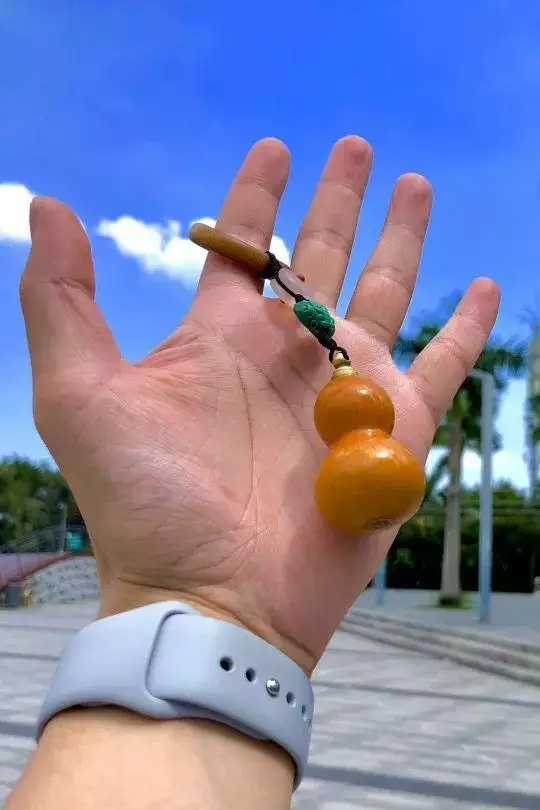 男人脖子上戴什么好，男人佩戴什么招财辟邪