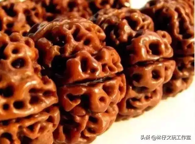 属鼠人一生佩戴什么好，72年属鼠人的吉利数字