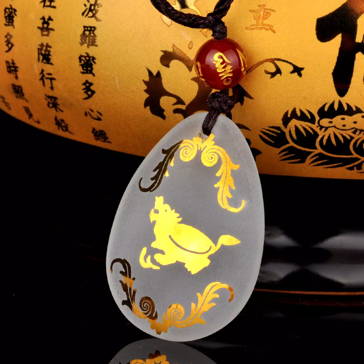 1、属虎的人可以戴虎吗:属虎的人可以佩戴貔貅吗？