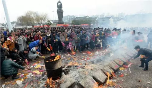 3、为什么人烧香后财运反而更差:烧香拜后运气变差 为什么去烧香拜之后运气