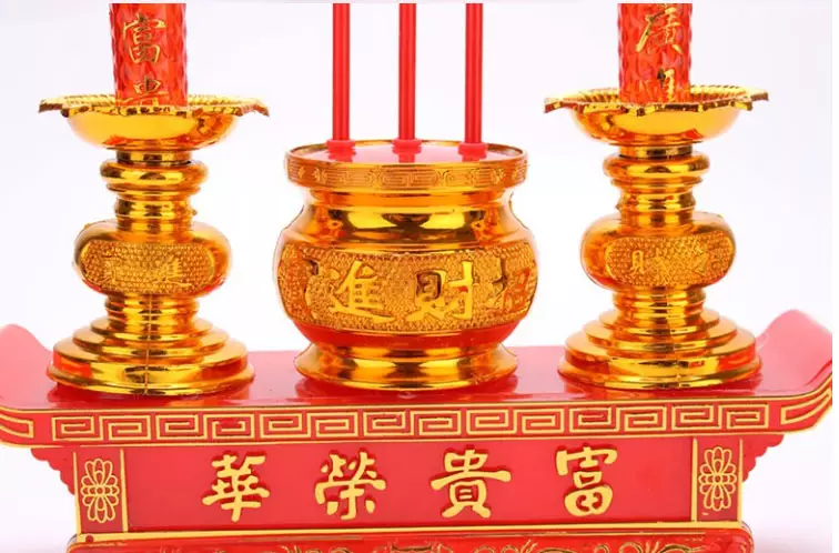 4、财神的香炉里放什么好:财神香炉里放什么米好