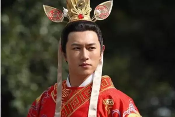 5、有一部电视剧有财神电视剧:有部电视剧里面有正财神很早以前的电视剧了