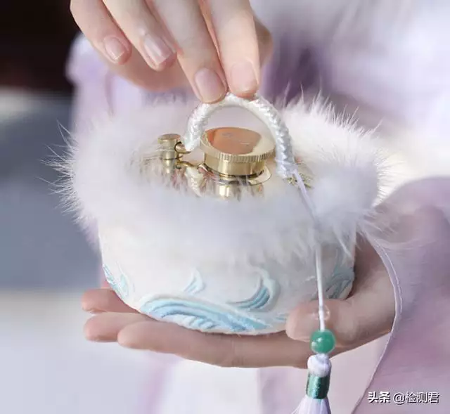 022屬羊適合戴什麼手串，2022年屬羊最忌諱的顏色"