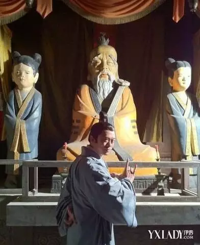 1、有一部电视剧有财神电视剧:有一个电视剧里有财神,寿星是什么电视剧