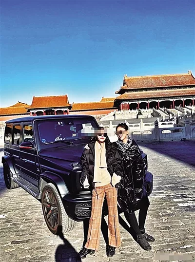 4、故宮奔馳女背景曝出爺爺是誰:韓雪及家庭背景，圖片 韓雪的老公李亞國是誰